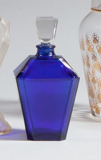 Guerlain Gardénia - (1935) Flacon en verre pressé moulé teinté bleu Bosphore modèle...