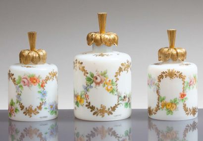 Cristal & Bronze - (1955 ? Paris) Luxueuse garniture de toilette se composant de...