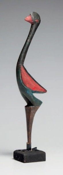 null Gouro ou Yaouré, Côte d'Ivoire. Elégant oiseau échassier polychrome: noir, rouge...