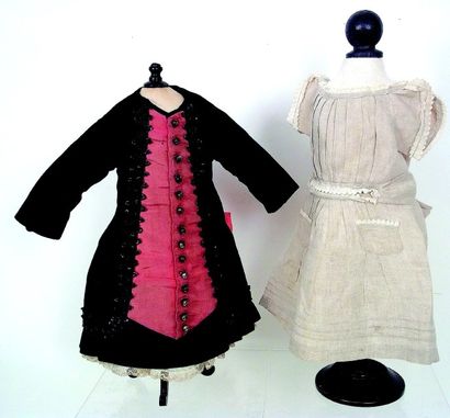 null Belle robe de bébé articulé en velours marine avec ceinture rose, pour bébé...