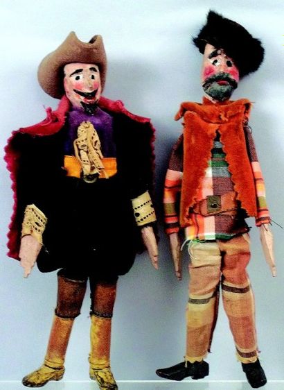 null Deux rares et originales marionnettes tout en bois sculpté, habillées et articulées....
