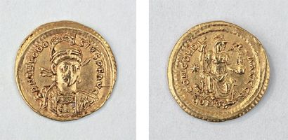 SOLIDUS de Théodose II. Constantinople, 402. beau TTB. Poids : 4,4 g