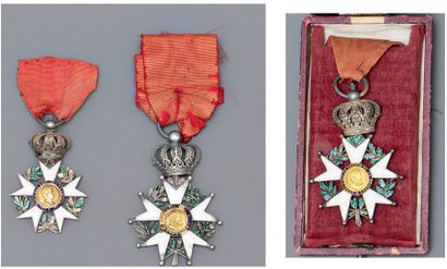  Lot Légion d'honneur. Chevalier époque Restauration. (1815-1830) Argent et or. 48mm....