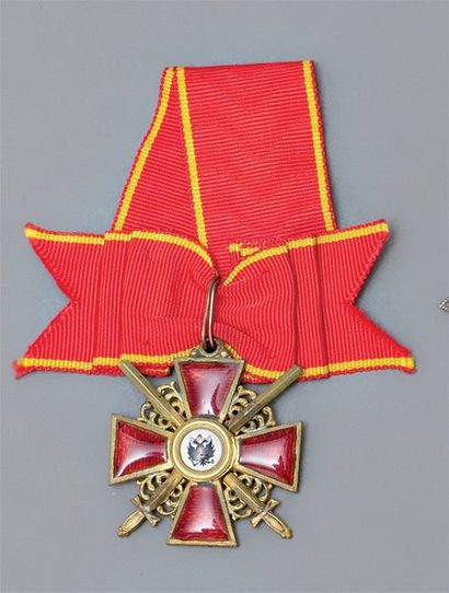 Croix de l'ORDRE de SAINTE ANNE 3e classe...
