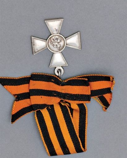  Croix de troupe 3e classe. N° 58 665 Argent....