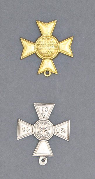  Croix de troupe 4e classe. N° 81 200 Argent....