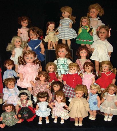 null A à Y- Grand ensemble de 25 poupées BELLA en rhodoïd, vendues à l'unité selon...