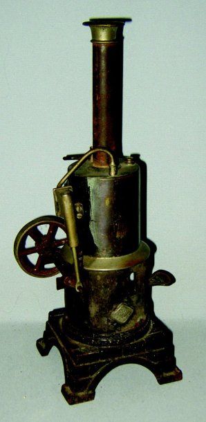 null Machine à vapeur verticale en métal de marque BING. H 25 cm. German made steam...