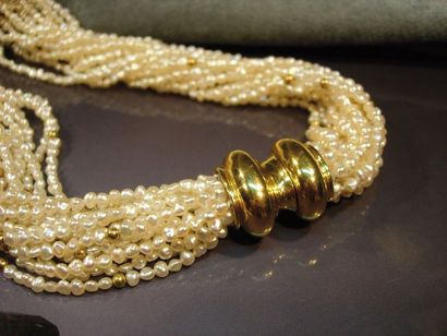 TECLA collier tresse de perles de culture ponctuées de petites boules en or, fermoir...