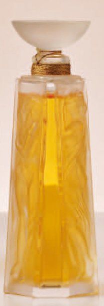 Lalique parfums "Les Muses "- (1993) Flacon en cristal incolore partiellement dépoli...