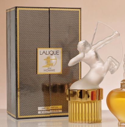 Lalique parfums "Sagittaire "- (1999) Présenté dans son coffret argent siglé et titré,...