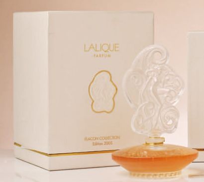 Lalique parfums "Figurine & Volutes "- (2005) Présenté dans son coffret blanc titré...