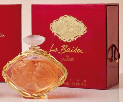 Lalique parfums "Le Baiser "- (années 2000) Présenté dans son coffret rouge rubis...