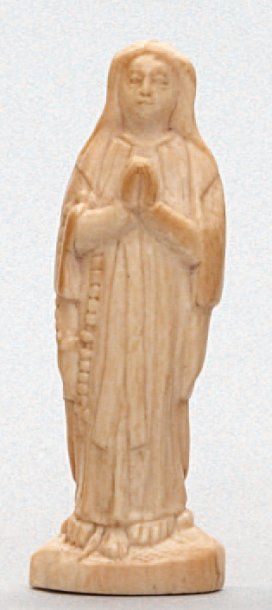 null STATUETTE en ivoire représentant la Vierge. Travail de Goa ? Haut. : 12 cm