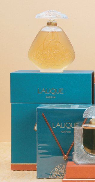 Lalique parfums « Jasmin » (1996) Flacon en cristal incolore pressé moulé partiellement...