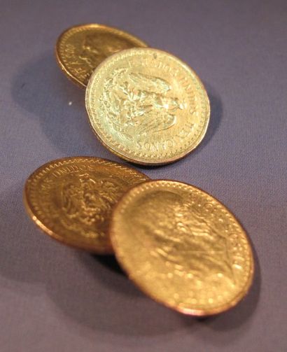 null Paire de boutons de manchettes en or jaune formés de pièces en or pesos mexicains....