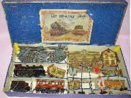 null Train mécanique de farication française de la Ste du Jouet de Paris (circa 1910)...