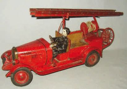 « Auto-pompe » véhicule automobile de pompiers,...
