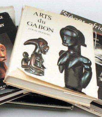 null Arts du Gabon. Louis Perrois, Arts d'Afrique noire, 1979.