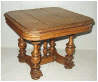 null Extraordinaire diminutif d'une table carrée de style Henri III en bois ciré,...