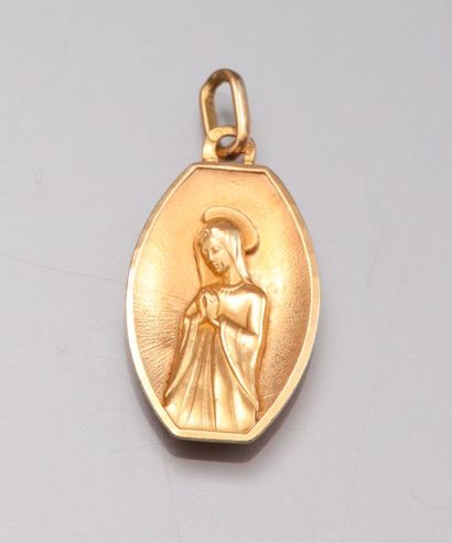 null Médaille religieuse en or jaune 750°/00 (tête d'aigle). 2 g