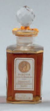 null Bardin & Cie - "La Perle" - (années 1910)

Beau flacon carafon en cristal incolore...