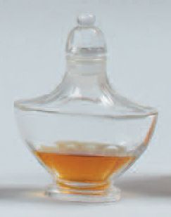 null Gustav Lohse - "Tryphe" - (1911 - Allemagne)

Elégant flacon en cristal incolore...