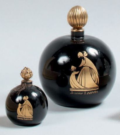 null Jeanne Lanvin - (années 1920)

2 flacons modèle " boule noire " en verre opaque...