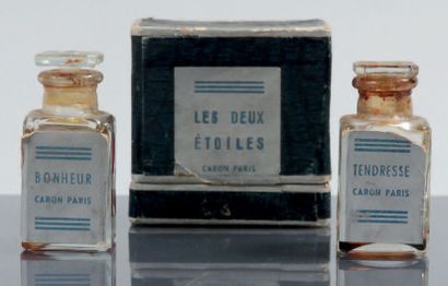 null Caron - "Les Deux Etoiles" - (années 1940)

Petit coffret cubique en carton...