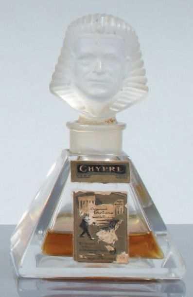 null Bichara Malhamé - "Chypre" - (1920)

Flacon en cristal massif incolore pressé...