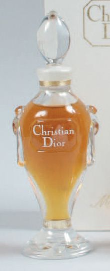 null Christian Dior - "Miss Dior" - (1947)

Présenté dans son coffret rectangulaire...
