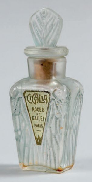 null Roger & Gallet - "Cigalia" - (1912)

Elégant diminutif parfum en verre incolore...