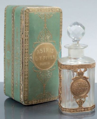 null L.T.Piver - "Astris" - (années 1910)

Flacon carafon en cristal incolore pressé...