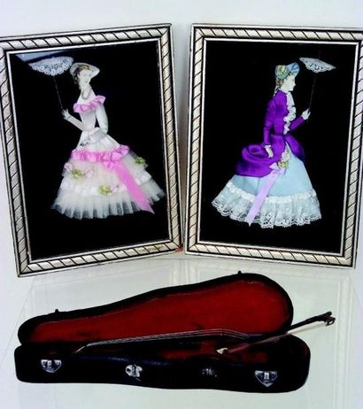 null Deux gravures habillées contemporaines + Violoncelle miniature en bois dans...