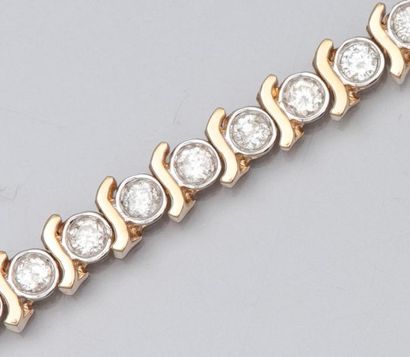 null Bracelet ligne en or deux tons 585°/00 (coquille), sertie de diamants taille...