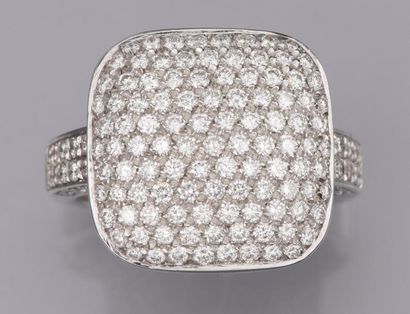 null Bague carrée en or gris 750°/00 ((hibou) sertie de diamants taille brillant...