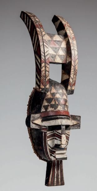 null MARKA/DAFING, Burkina Faso. Masque «Kou» antilope à décor géométrique polychrome.
Bois...