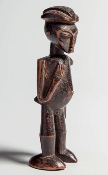 LOBI, Burkina Faso. Statuette masculine en...