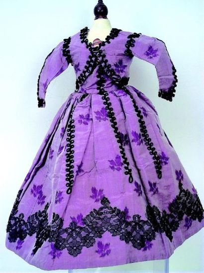 null Ensemble deux pièces en soie violette avec boléro et jupe pour poupée parisienne...