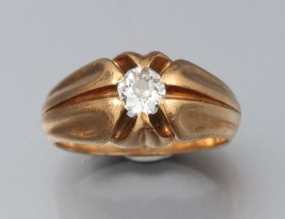 null Bague en or jaune 750°/00 (hibou), sertie d 'un diamant taille ancienne. Début...