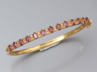 null Bracelet rigide ovale en vermeil 925 serti de tourmalines roses ovales (3 carats...
