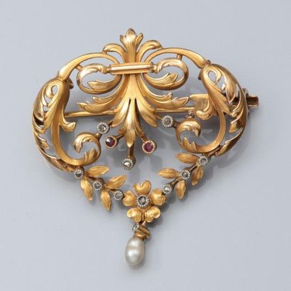 null Broche feuillages en or deux tons 750°/00 (tête d'aigle) , sertie de diamants...