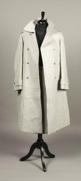 null COURREGES COUTURE FUTUR - Long manteau en drap de laine gris perle, double boutonnage,...