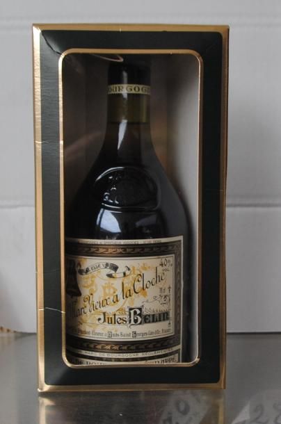 null 6 bouteilles de Vieux Marc " à la Cloche " J. Belin 