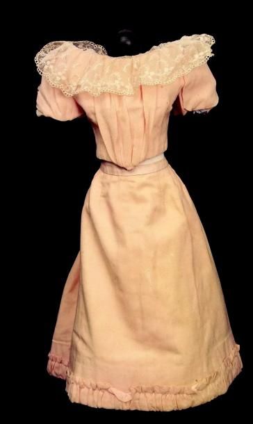 null (1) Ensemble hiver deux pièces en lainage rose (jupe et corsage corseté) avec...