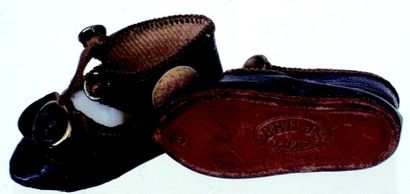null Paire de souliers anciens en cuir, taille 3, signé BRU jeune (une semelle sans...