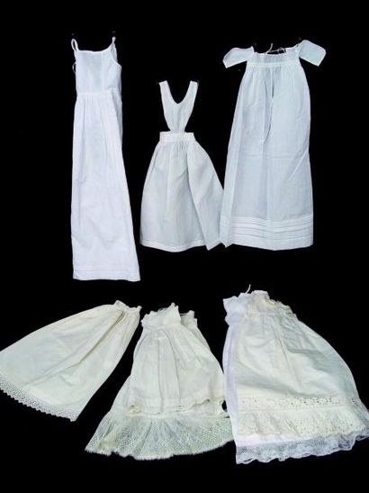 null Ensemble de dessous de robes anciens de diverses tailles, comprenant: deux de...