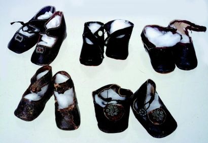 null Ensemble de 5 paires de souliers en cuir avec semelles cuir.
L semelle 6 - 6,5...