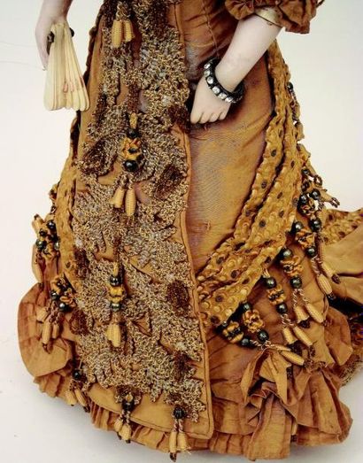 null "La Dame en or",très belle poupée parisienne de la maison Emile Louis JUMEAU...