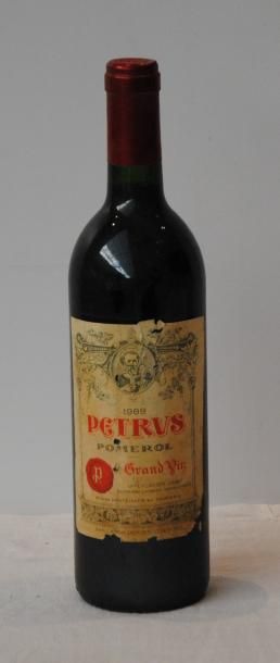 null 1 bout CHT PETRUS 1989 (ETIQ SALE ET ABIMEE)